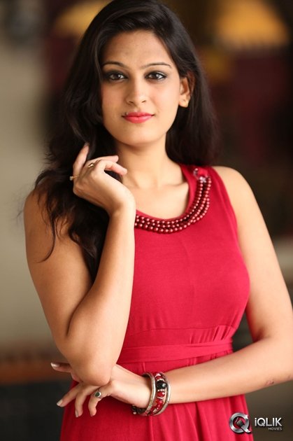 Swetha-Jadhav-at-London-Life-Movie-Press-Meet